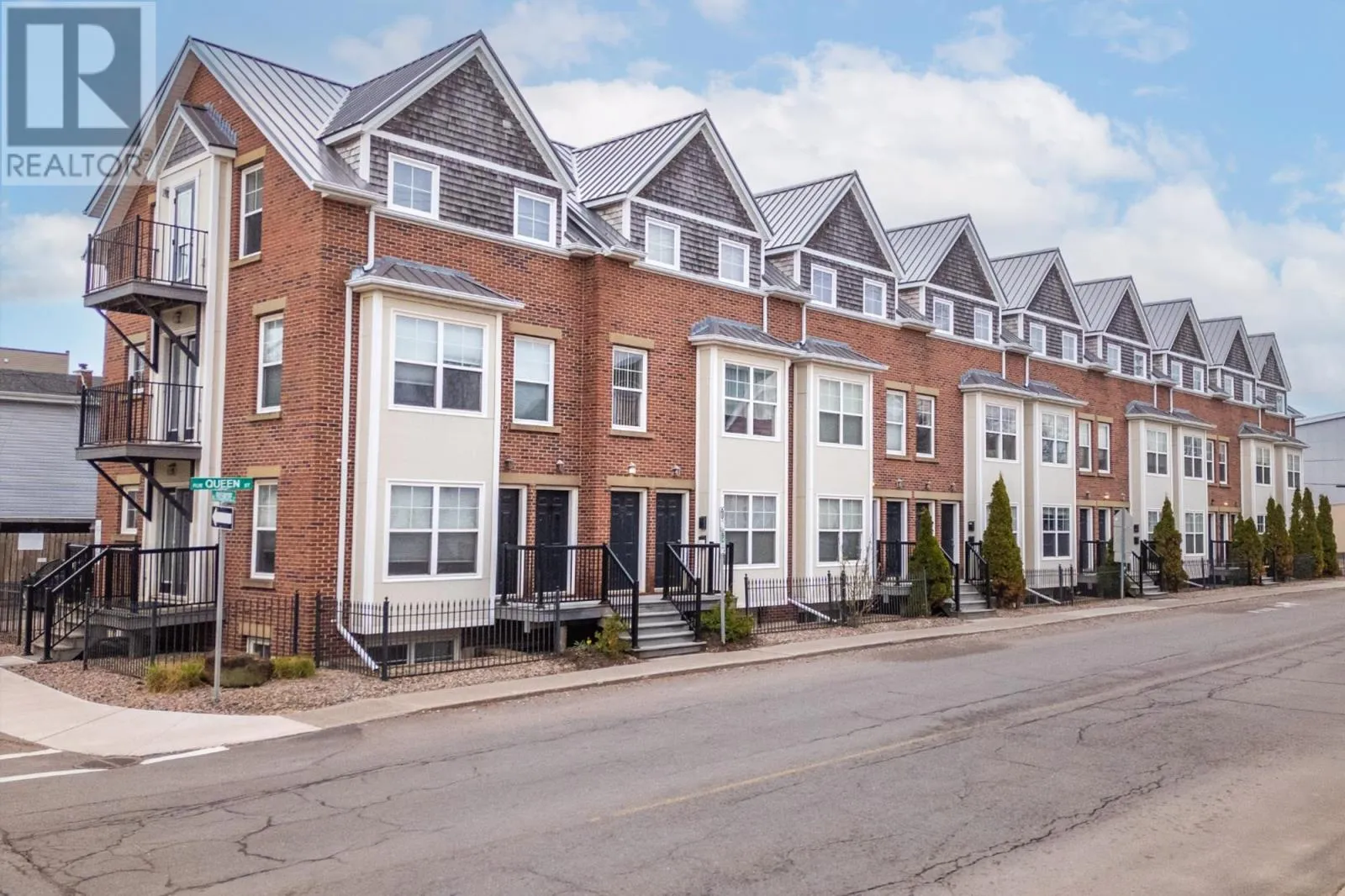 Row / Townhouse for rent: 322b Queen Street, Charlottetown, Prince Edward Island C1A 4C3