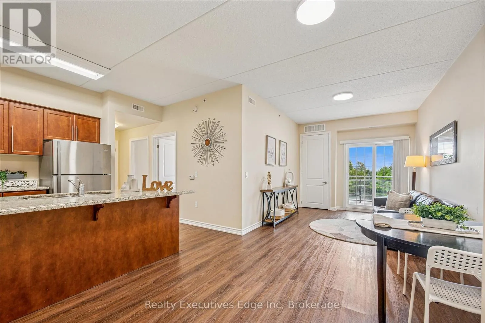 Apartment for rent: 323 - 1077 Gordon Street, Guelph, Ontario N1G 0E3