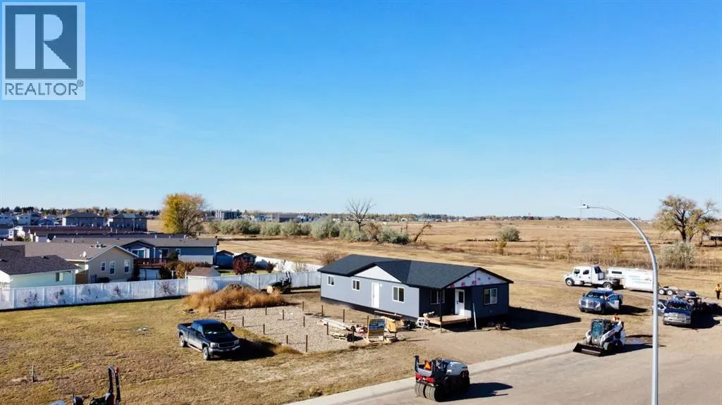 House for rent: 323 20 Street E, Brooks, Alberta T1R 0W9