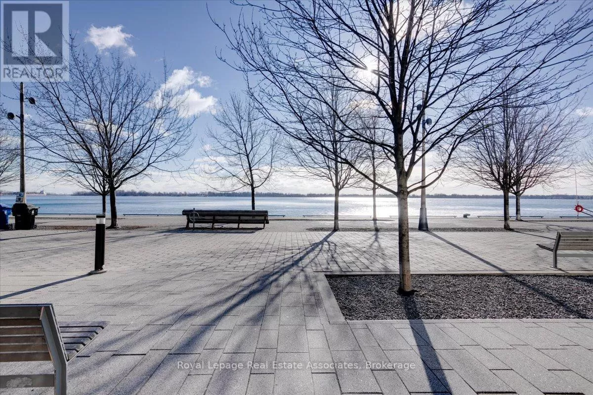 Apartment for rent: 323 - 29 Queens Quay E, Toronto, Ontario M5E 0A4