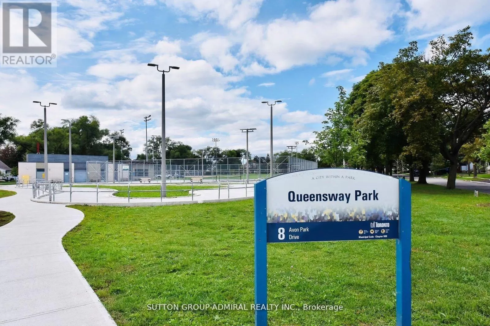 Apartment for rent: 323 - 7 Smith Crescent, Toronto, Ontario M8Z 0G3