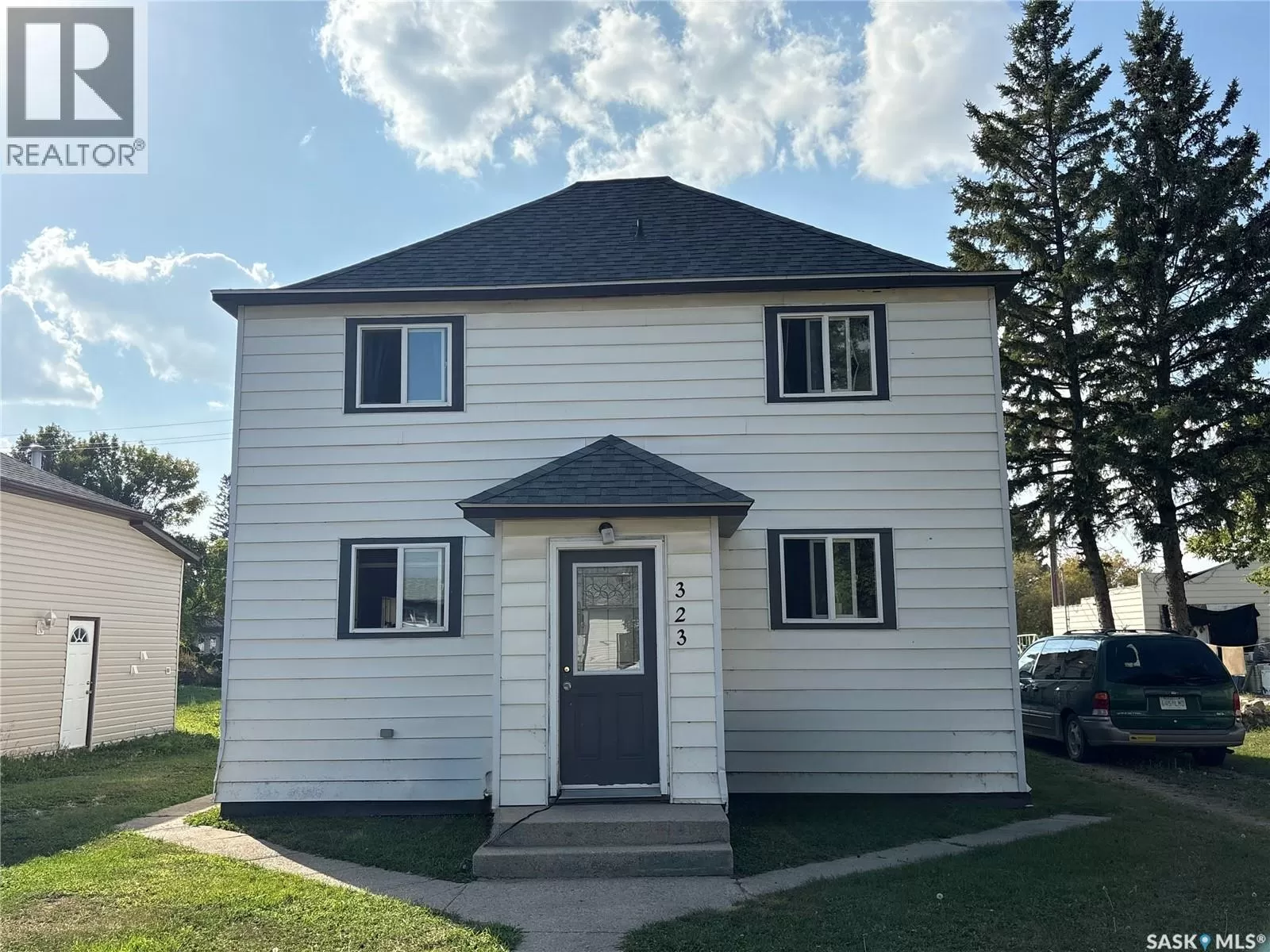 Fourplex for rent: 323 9th Street, Humboldt, Saskatchewan S0K 2A0