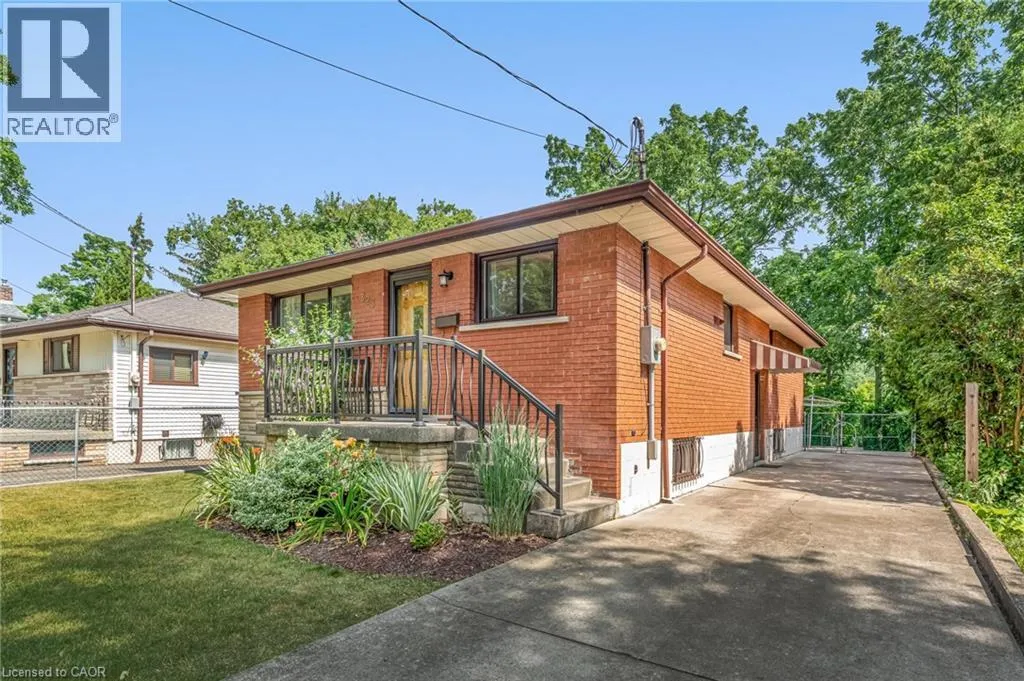 House for rent: 323 Hixon Road, Hamilton, Ontario L8K 2C8