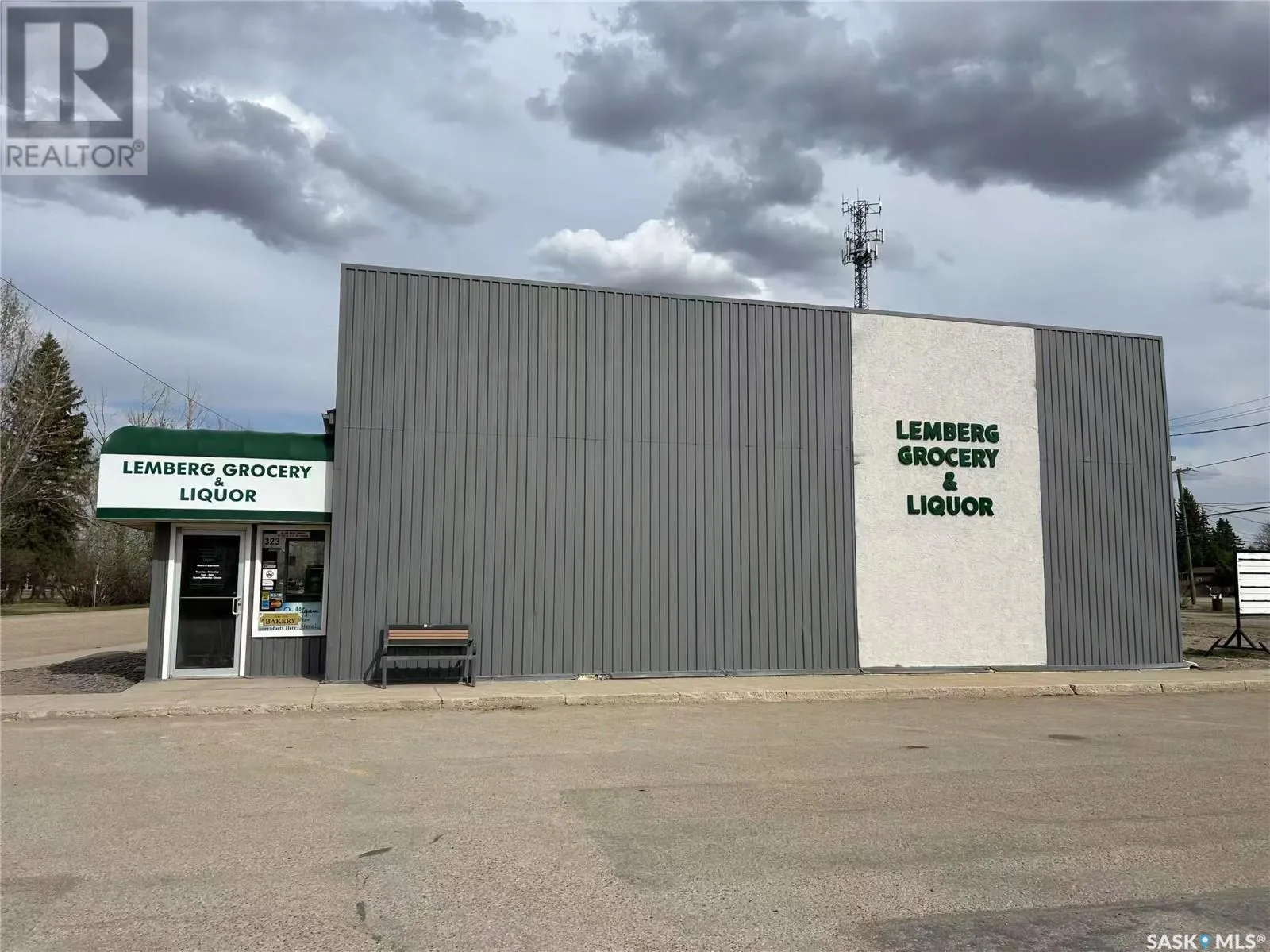 Retail for rent: 323 Main Street, Lemberg, Saskatchewan S0A 2B0