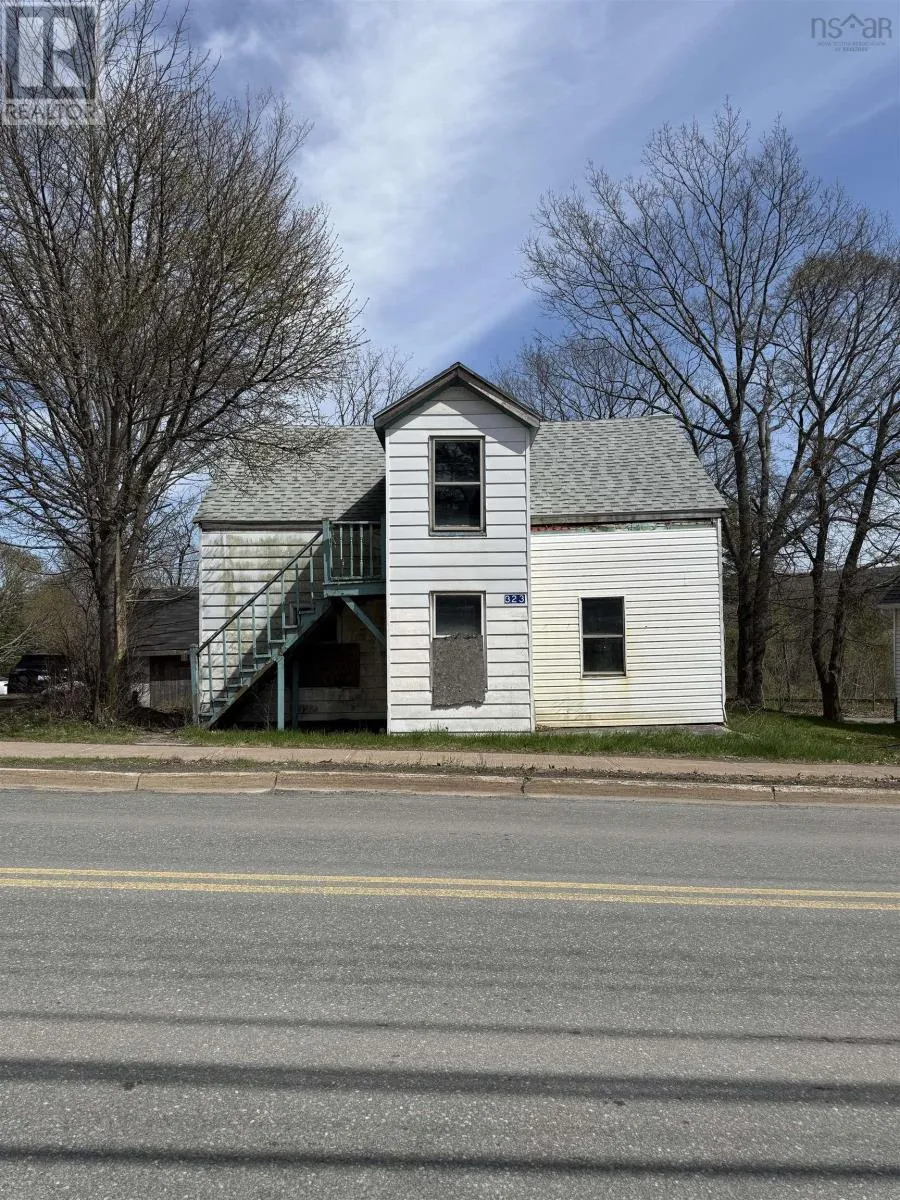 Triplex for rent: 323 South Foord Street, Stellarton, Nova Scotia B0K 1S0