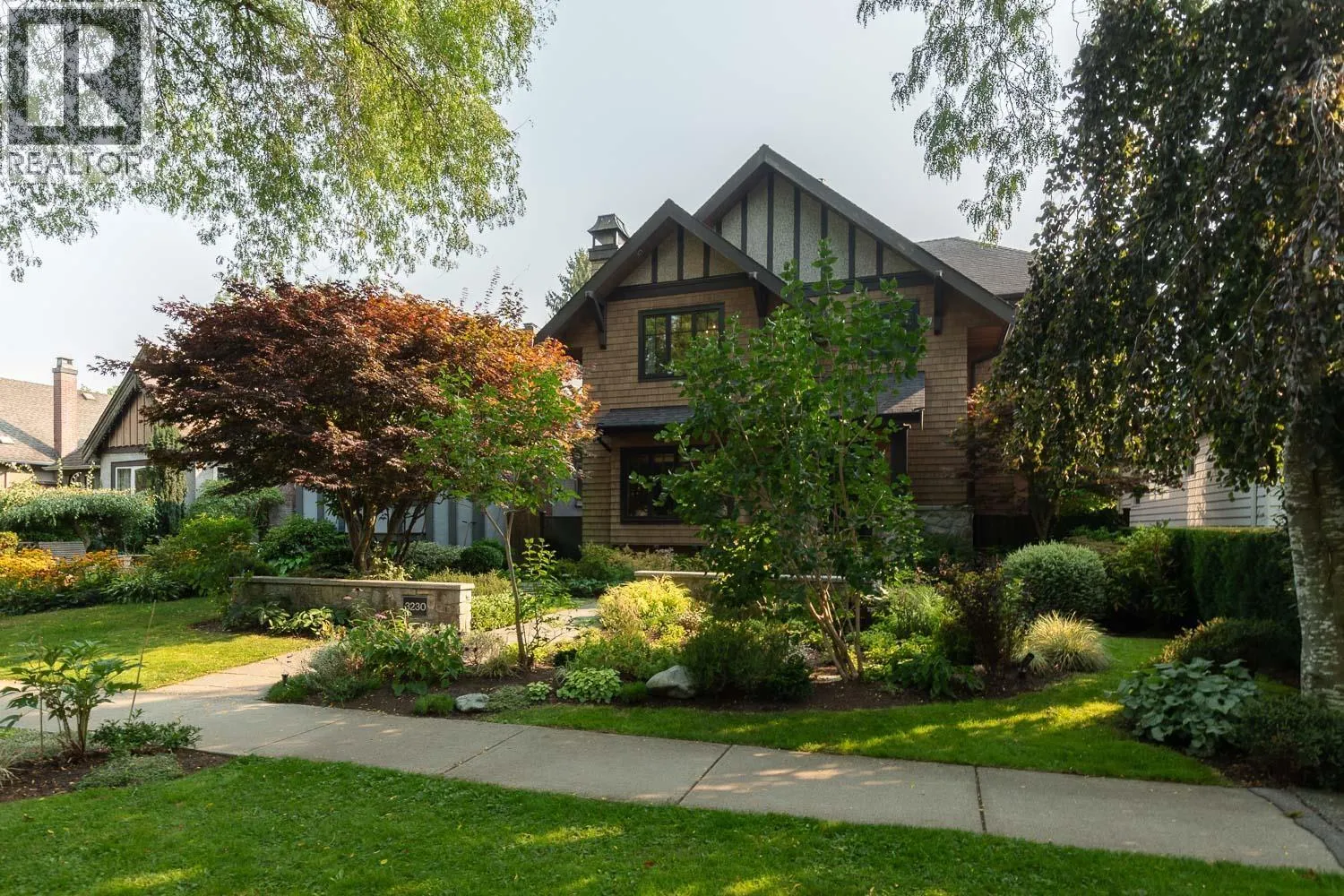 House for rent: 3230 W 31st Avenue, Vancouver, British Columbia V6L 2A7