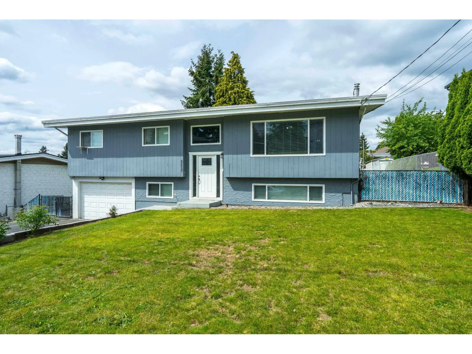 House for rent: 32337 Dolphin Crescent, Abbotsford, British Columbia V2T 1G1