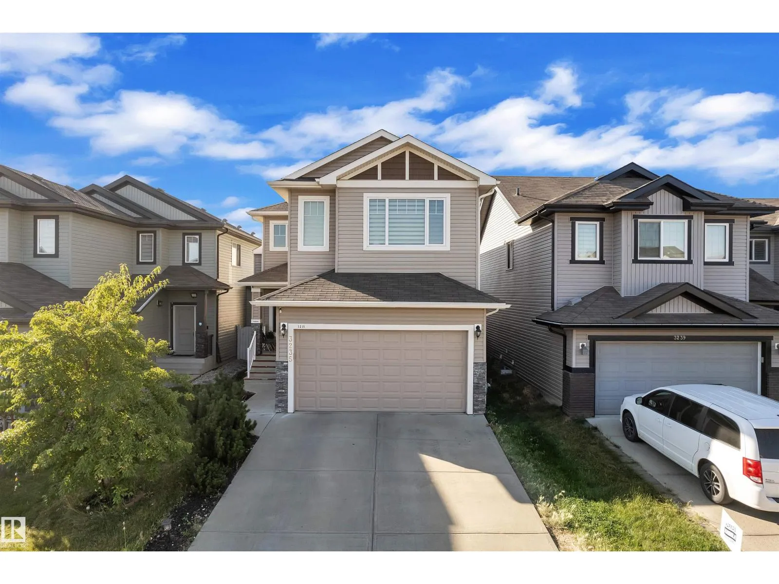 House for rent: 3235 16 Ave Nw Nw, Edmonton, Alberta T6T 0T8