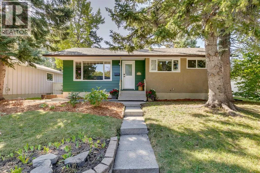 House for rent: 3235 Bearspaw Drive Nw, Calgary, Alberta T2L 1T1