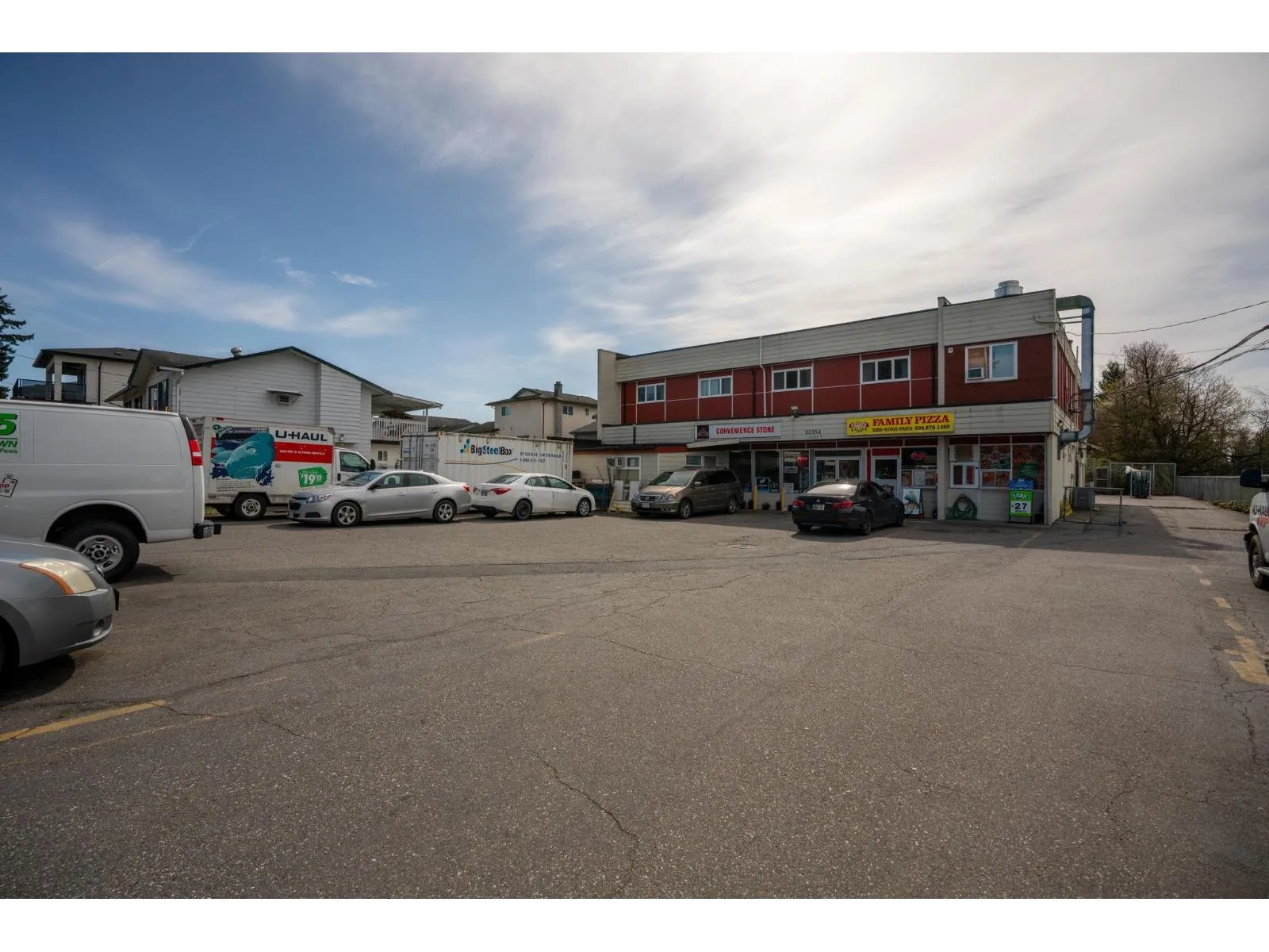 House for rent: 32354 Marshall Road, Abbotsford, British Columbia V2T 1A4