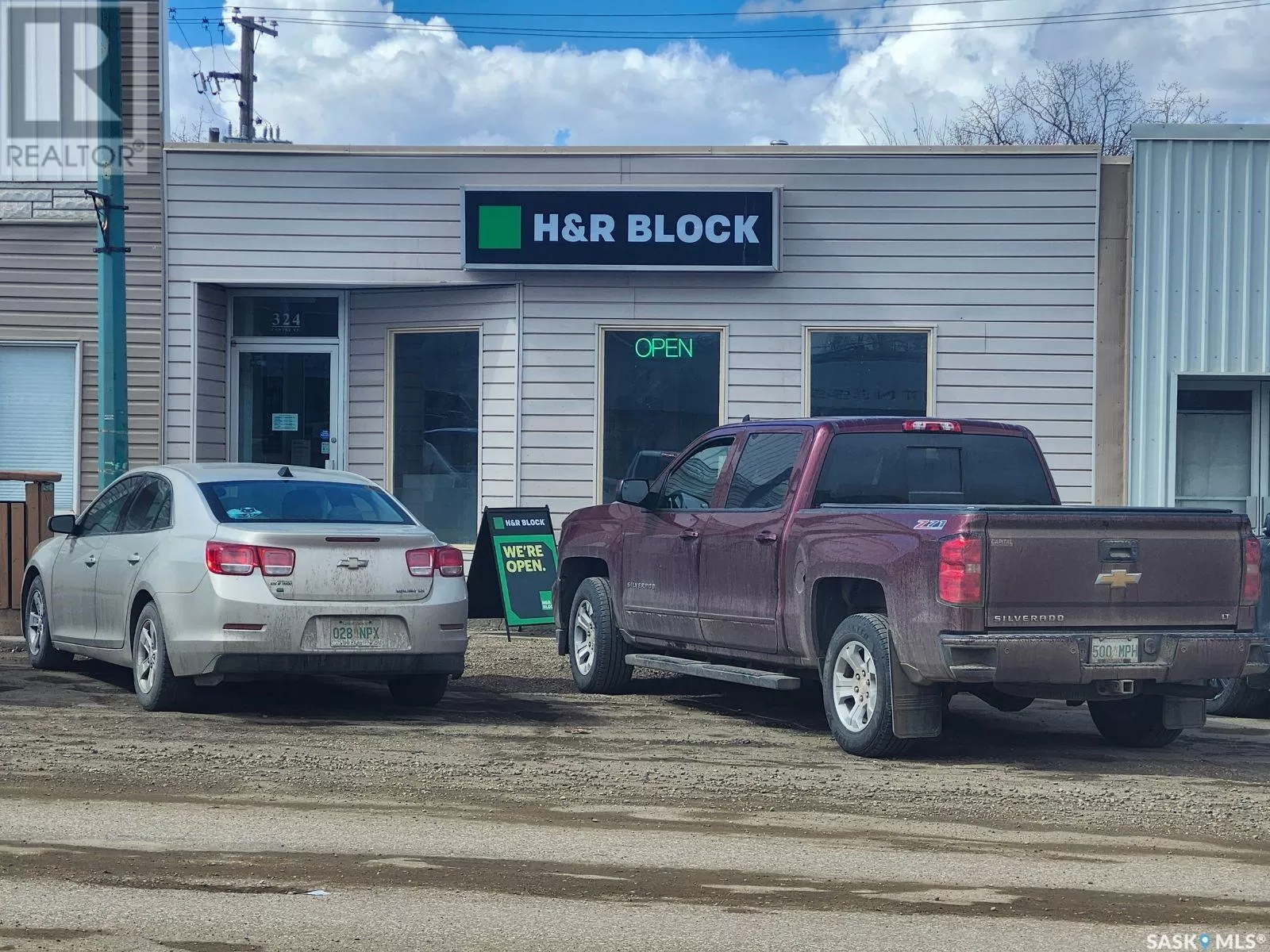 Offices for rent: 324 Centre Street, Assiniboia, Saskatchewan S9H 0B0