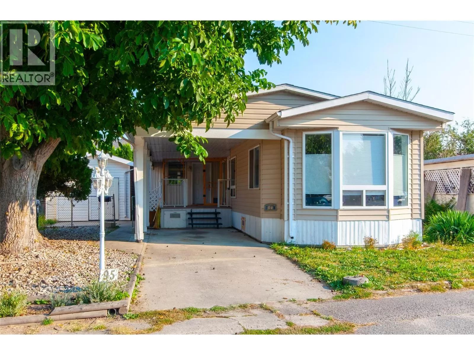 Manufactured Home for rent: 3245 Paris Street Unit# 95, Penticton, British Columbia V2A 3T9