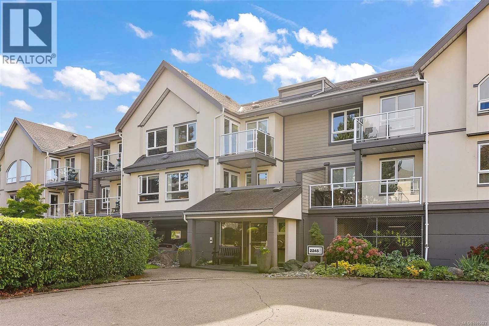 Apartment for rent: 325 2245 James White Blvd, Sidney, British Columbia V8L 1Z5