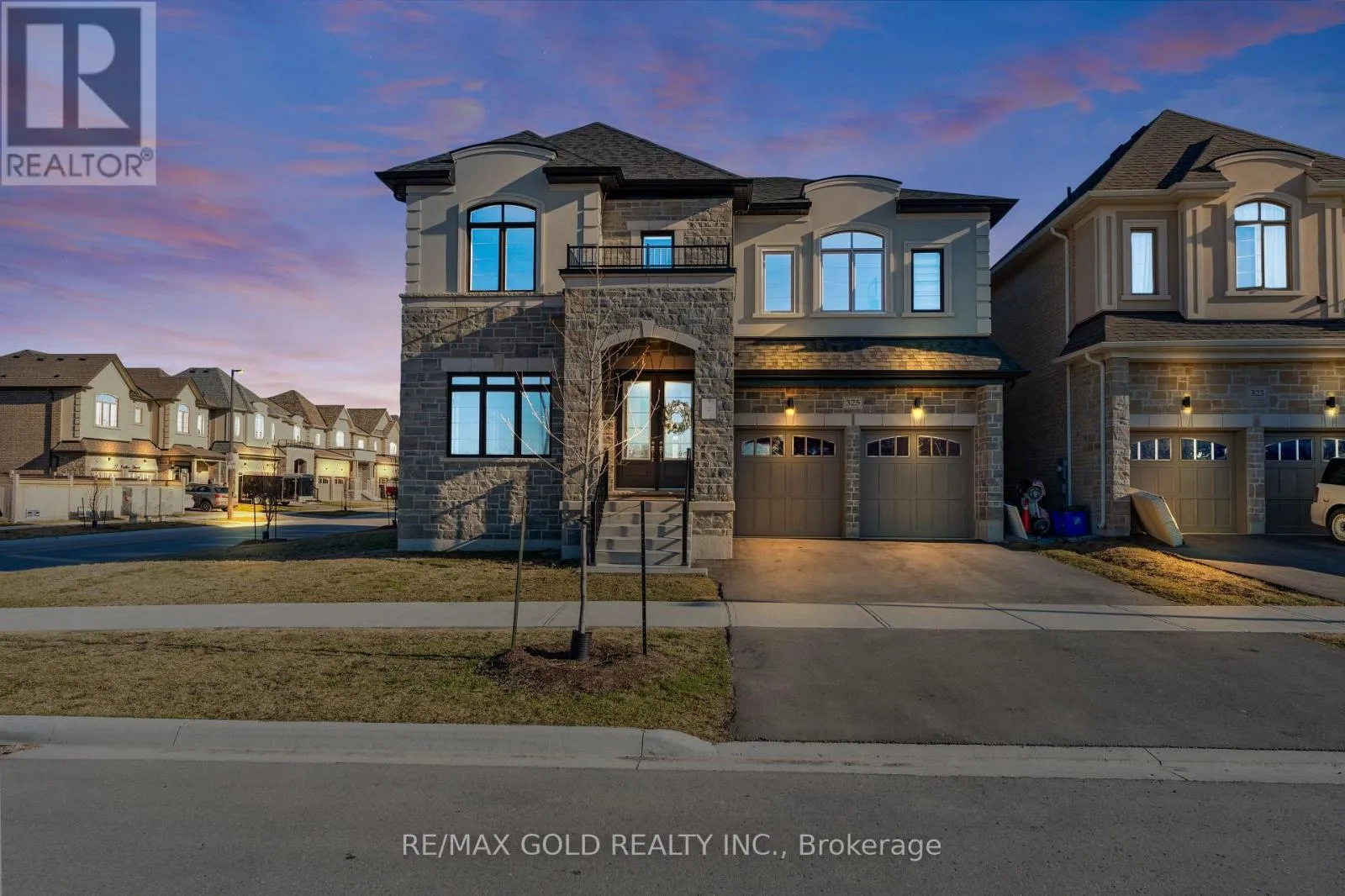 House for rent: 325 Danny Wheeler Boulevard, Georgina, Ontario L4P 0K1