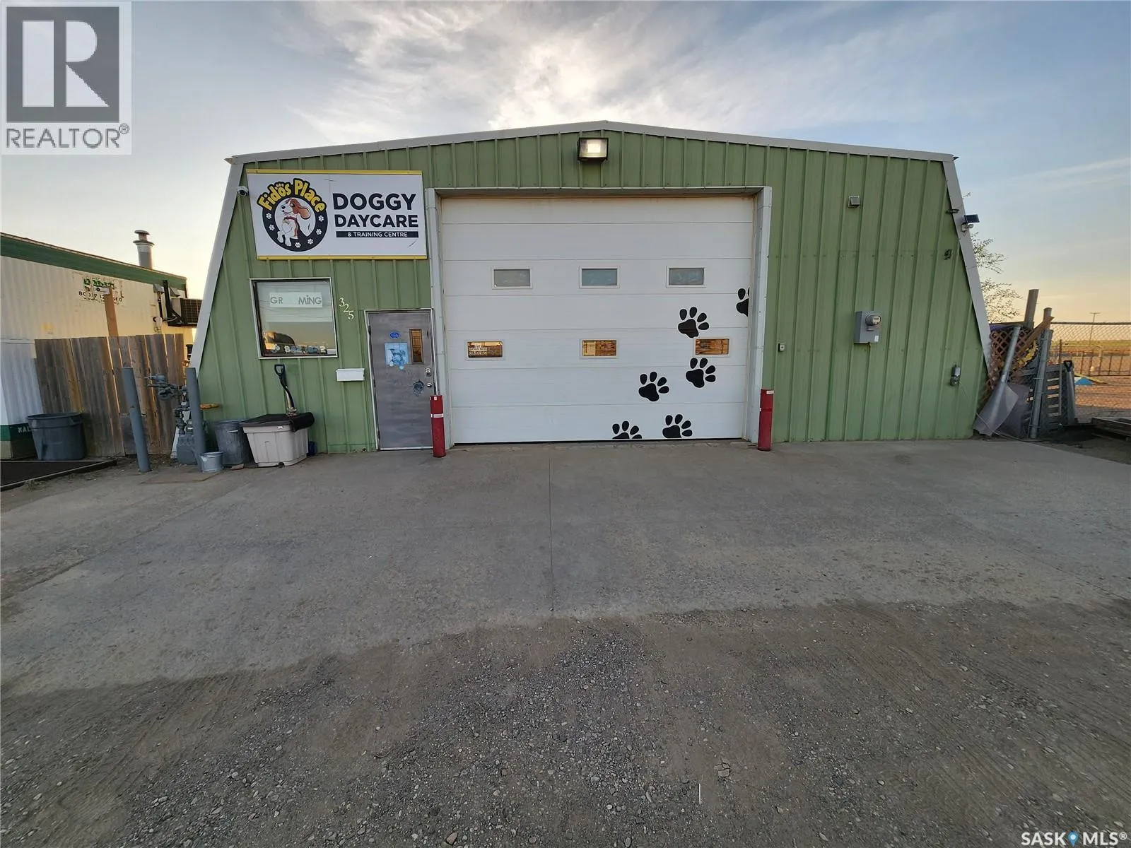 325 Queen Street, Weyburn, Saskatchewan S4H 2L2
