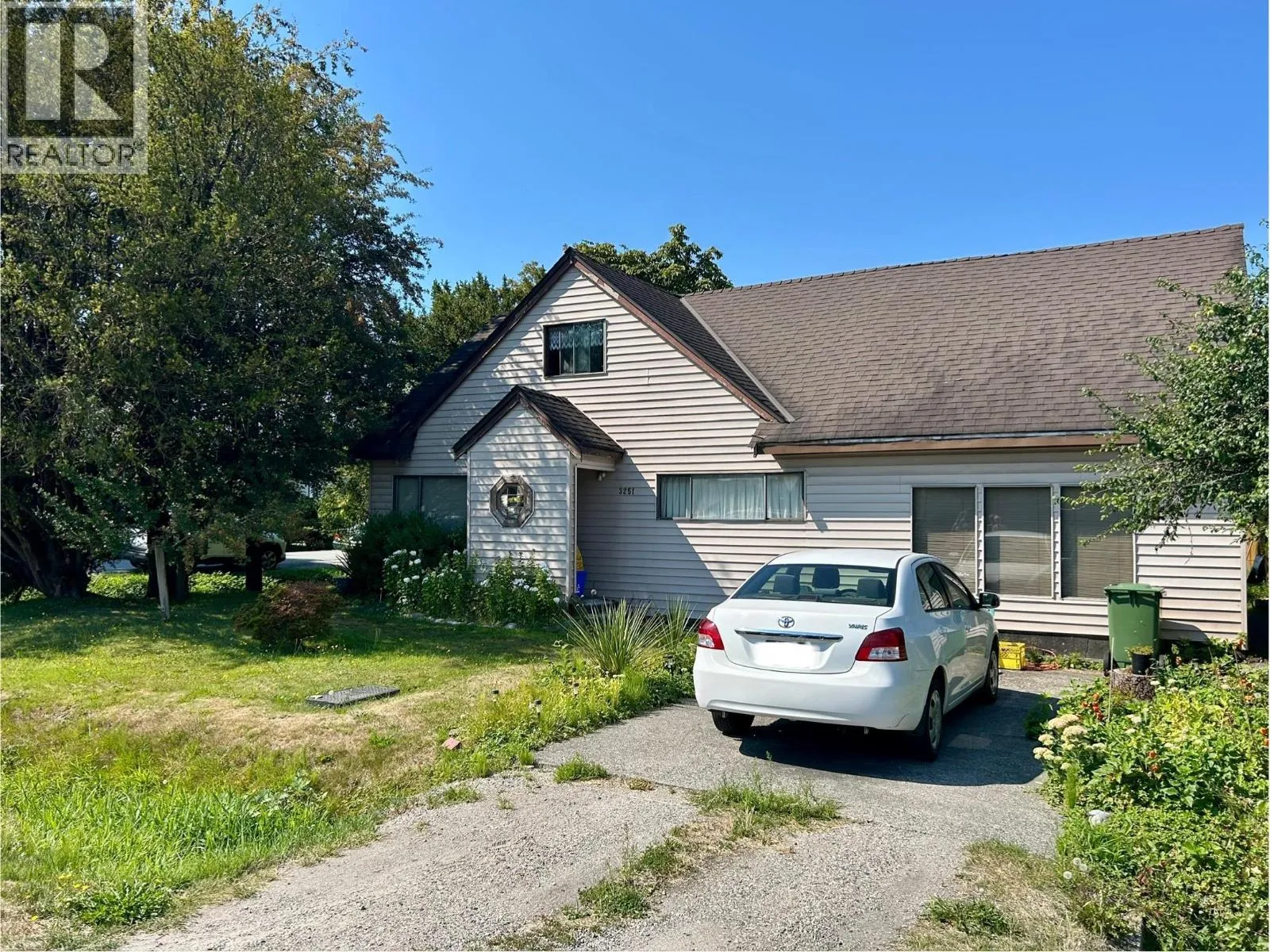 House for rent: 3251 Regina Avenue, Richmond, British Columbia V6X 2K6