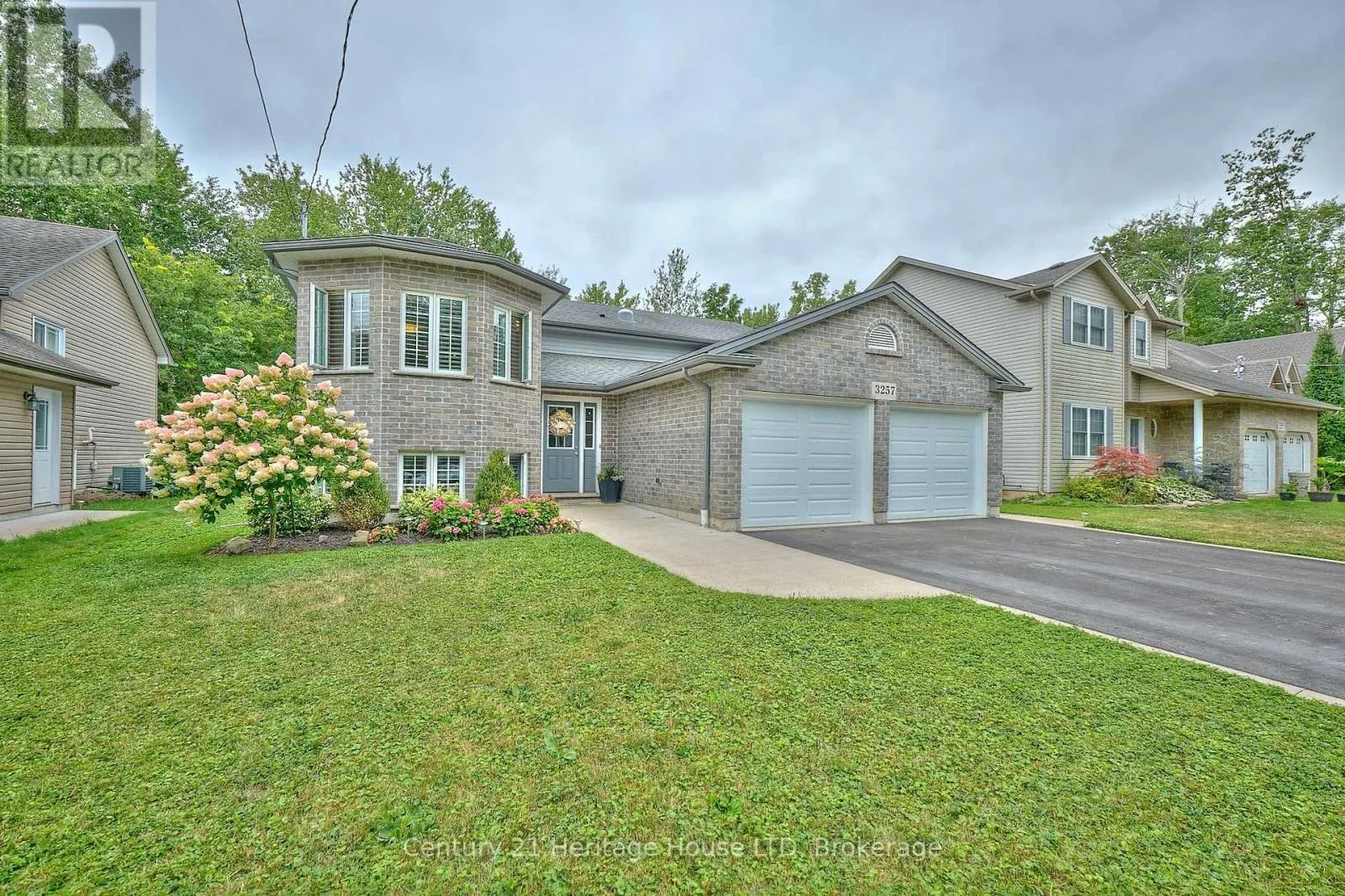 House for rent: 3257 Grove Avenue, Fort Erie, Ontario L0S 1N0