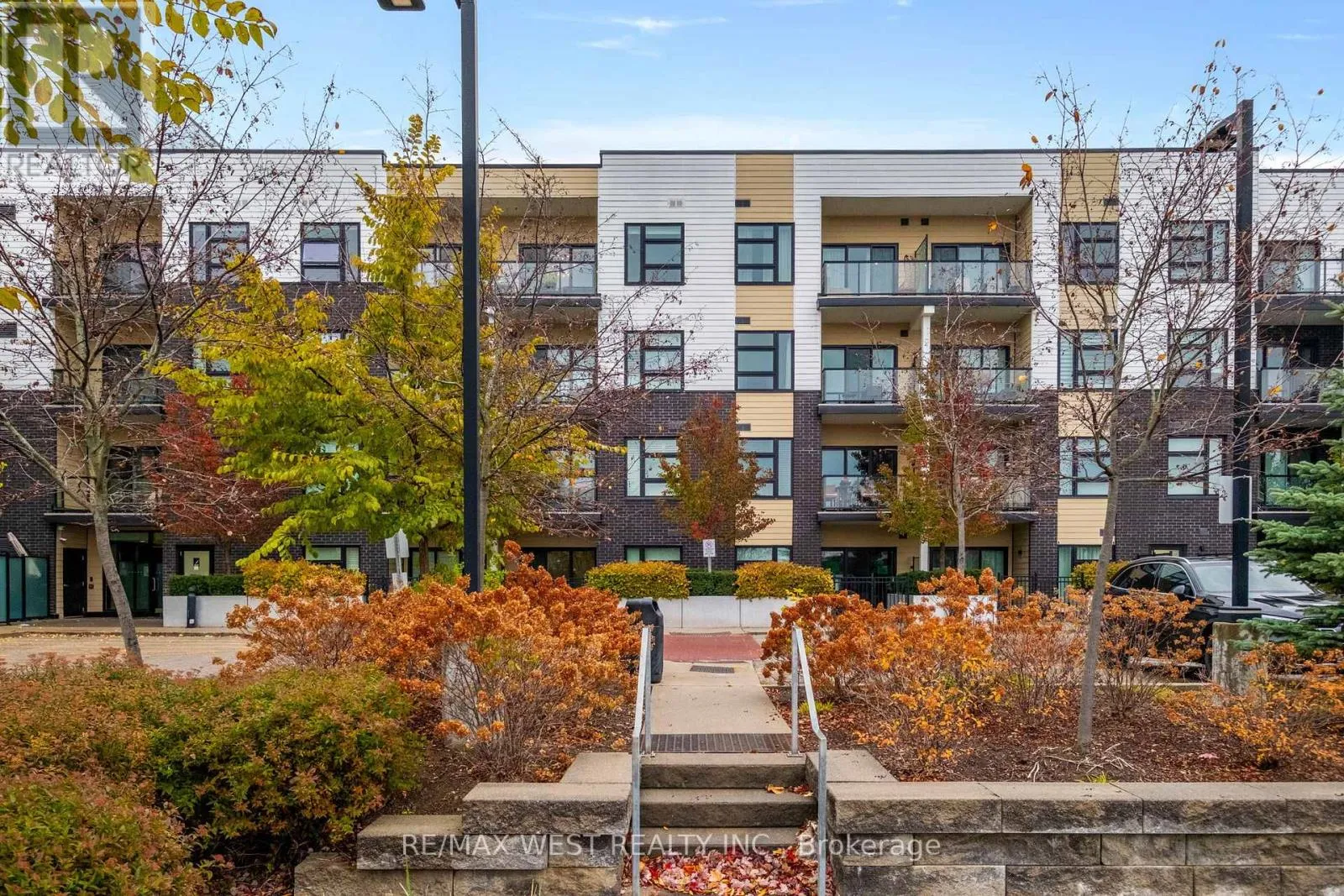 Apartment for rent: 326 - 555 William Graham Drive, Aurora, Ontario L4G 3L1