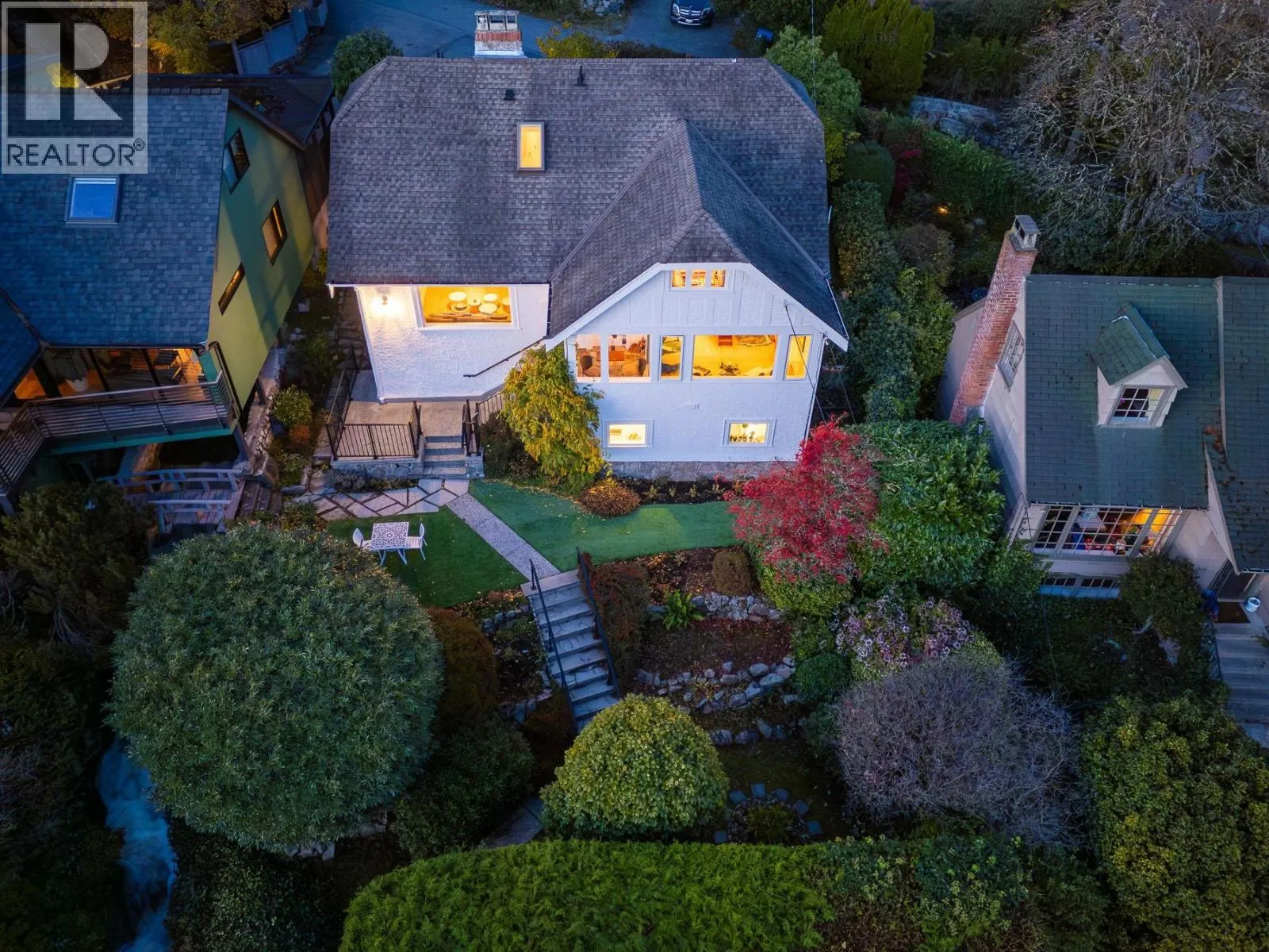 House for rent: 3260 Travers Avenue, West Vancouver, British Columbia V7V 1G5