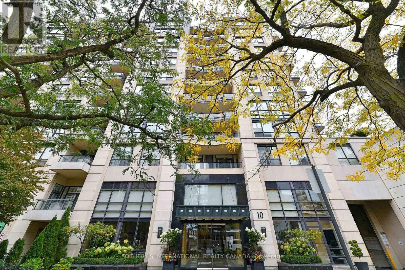 Apartment for rent: 327 - 10 Delisle Avenue, Toronto, Ontario M4V 3C6