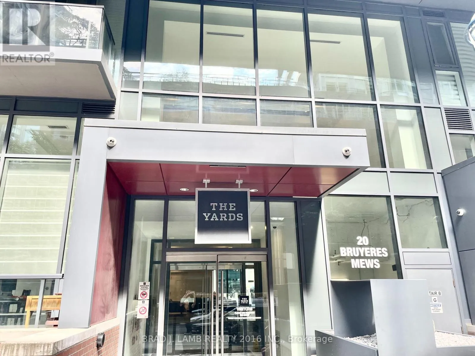 Apartment for rent: 327 - 20 Bruyeres Mews, Toronto, Ontario M5V 0G8