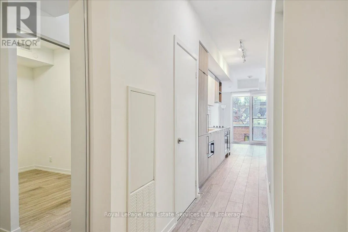 Apartment for rent: 327 - 2020 Bathurst Street, Toronto, Ontario M5P 0A6