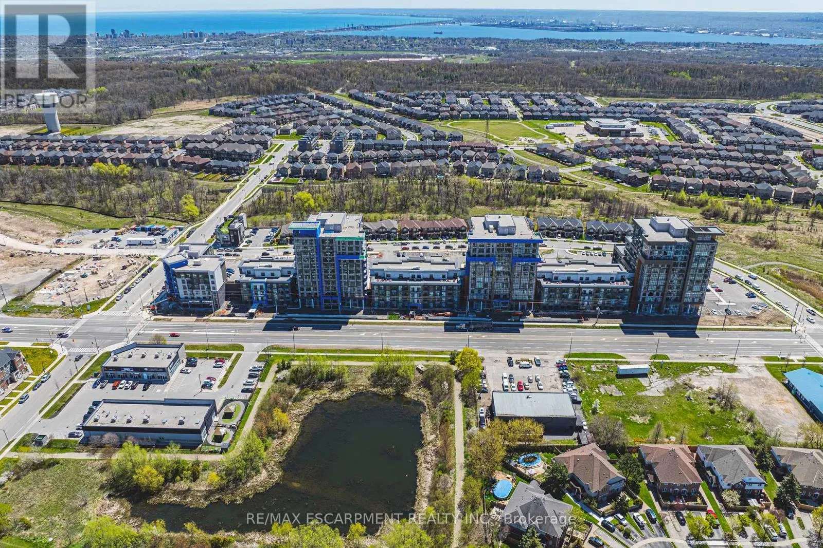 Apartment for rent: 327 - 460 Dundas Street E, Hamilton, Ontario L0K 1A0