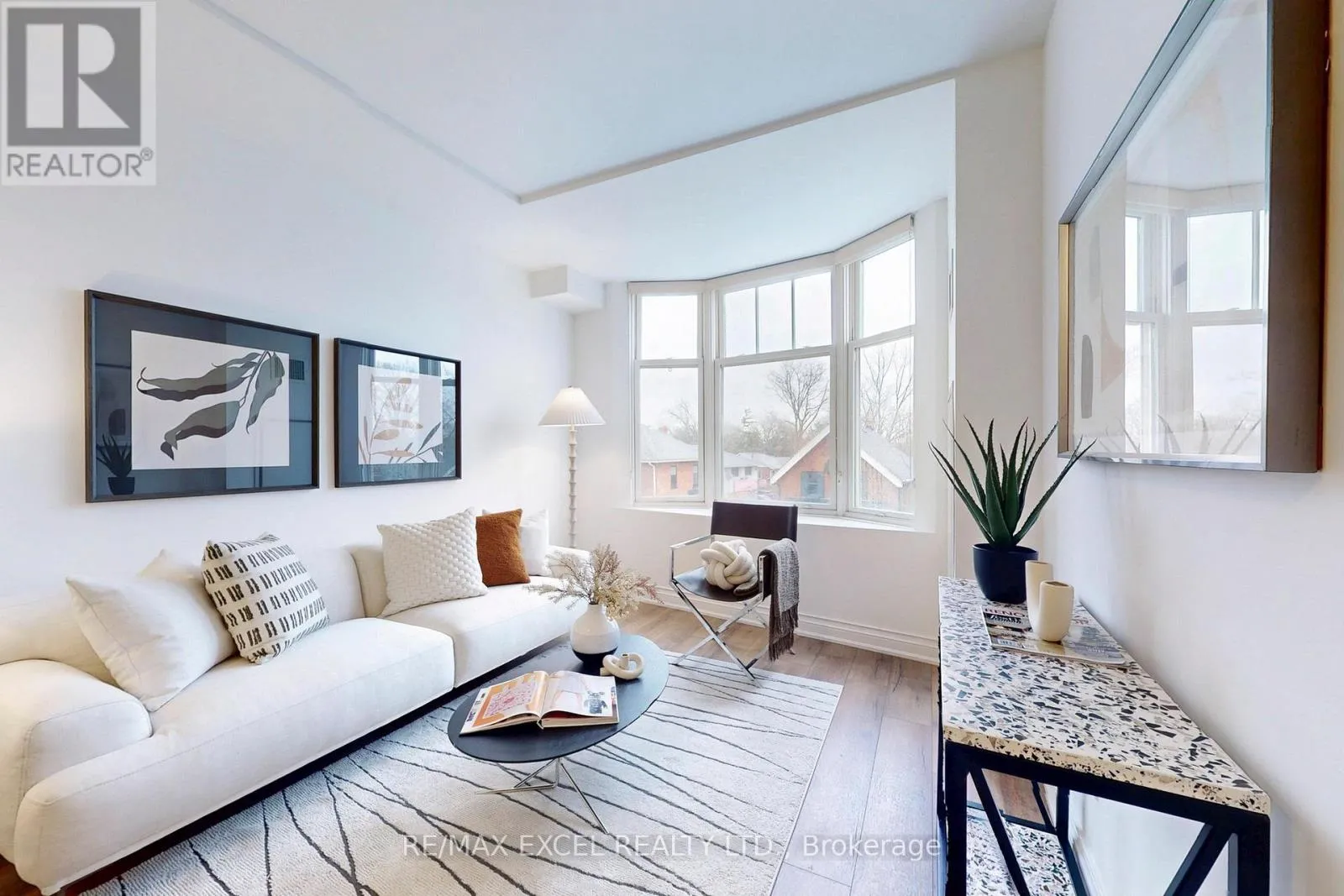 Apartment for rent: 327 - 68 Main Street, Markham, Ontario L3P 0N5