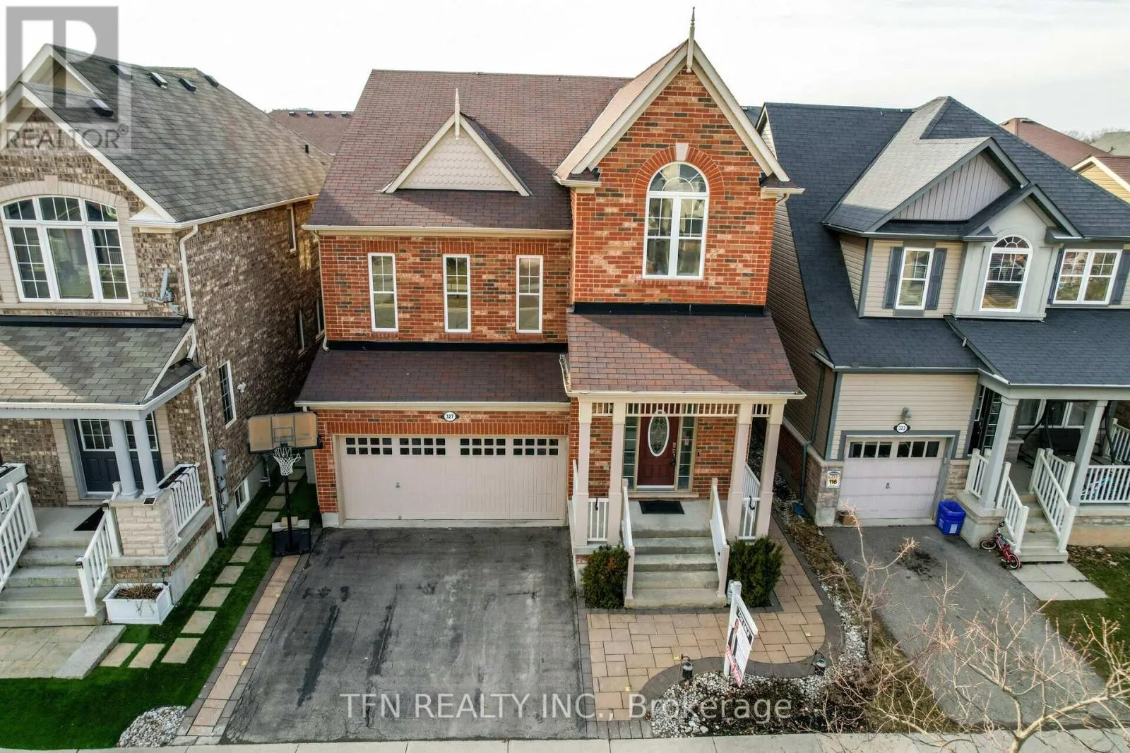 House for rent: 327 Pringle Avenue, Milton, Ontario L9T 7M5