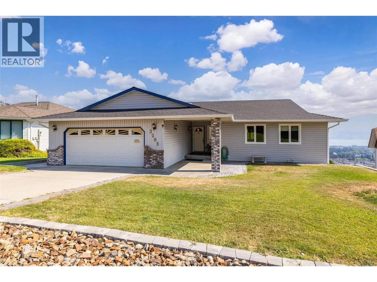 House for rent: 3285 Sundance Drive, West Kelowna, British Columbia V4T 1S4