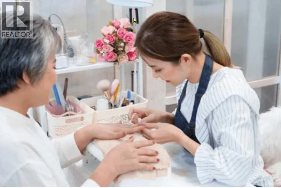 Commercial Mix for rent: 329 #, 2555 32 Street Ne, Calgary, Alberta T1Y 7J6