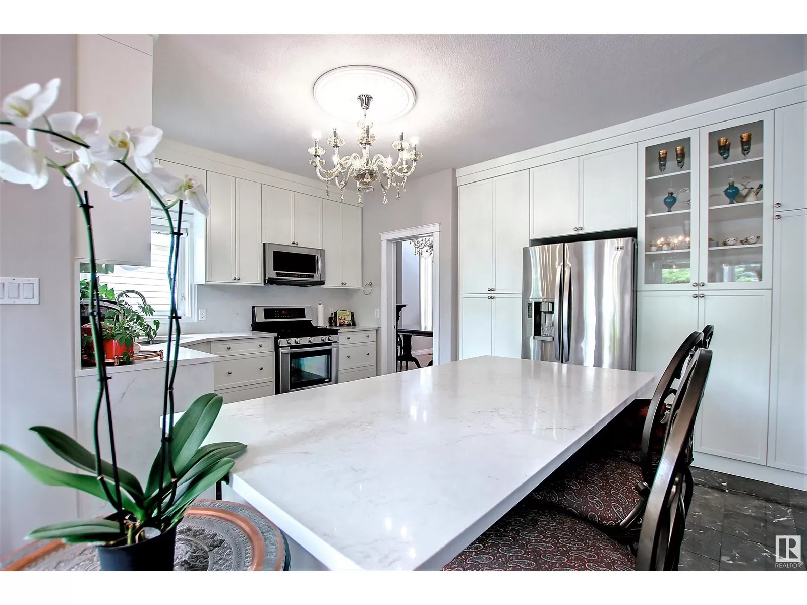 House for rent: 329 Heath Rd Nw, Edmonton, Alberta T6R 2X4