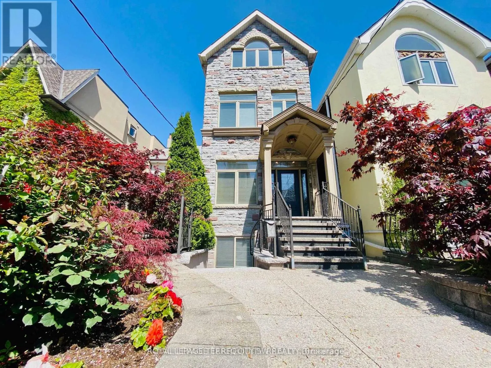 House for rent: 329 Lippincott Street, Toronto, Ontario M5S 2P6