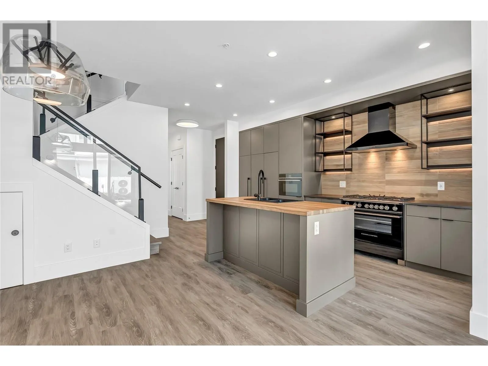 Duplex for rent: 3290 Landry Crescent, Summerland, British Columbia V0H 1Z9