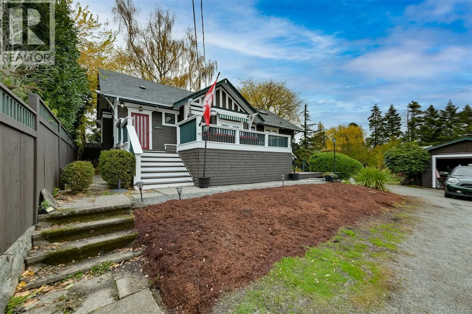 House for rent: 3291 Cedar Hill Rd, Saanich, British Columbia V8P 3Y5