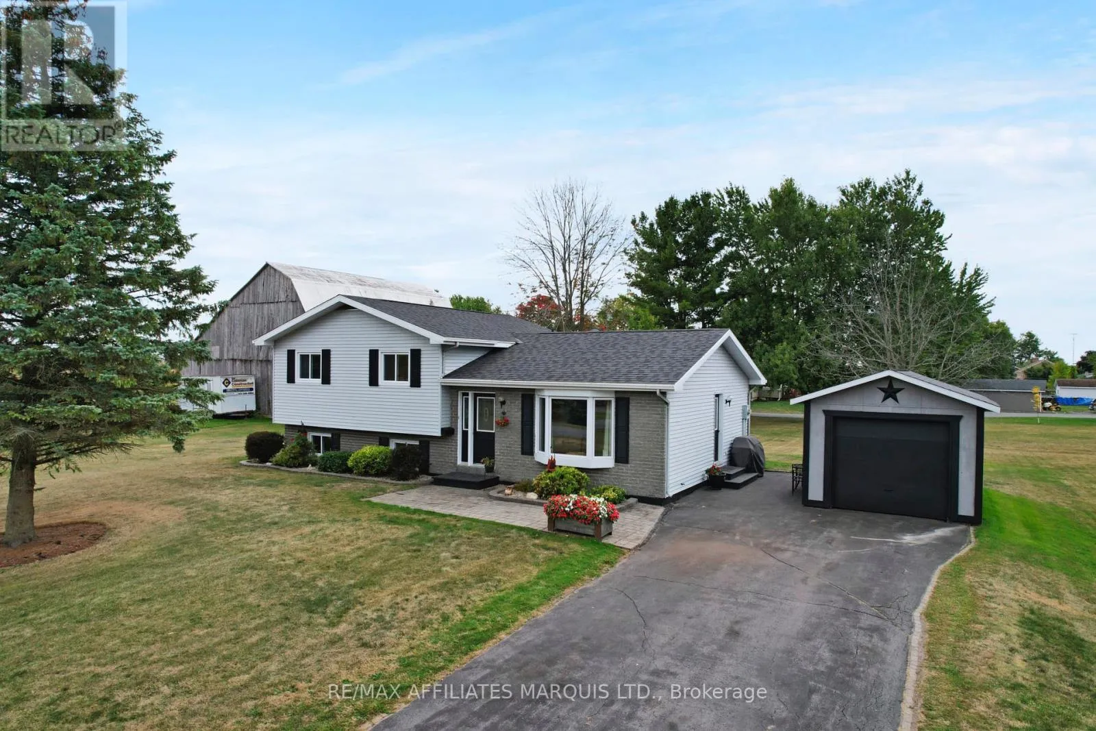 House for rent: 3294 St John Street N, North Stormont, Ontario K0C 1E0