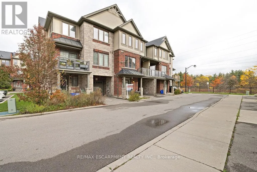 Row / Townhouse for rent: 33 - 1169 Garner Road E, Hamilton, Ontario L9G 0G8