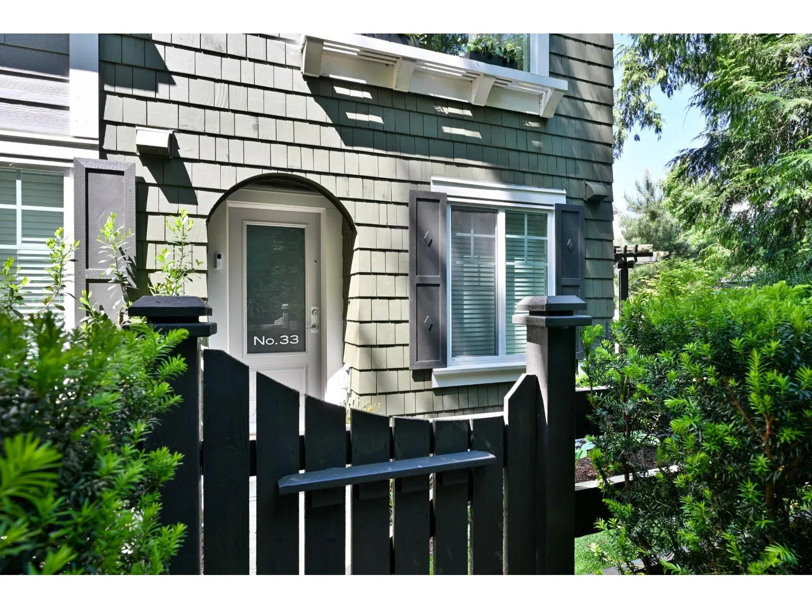 Row / Townhouse for rent: 33 288 171 Street, Surrey, British Columbia V3Z 9P5