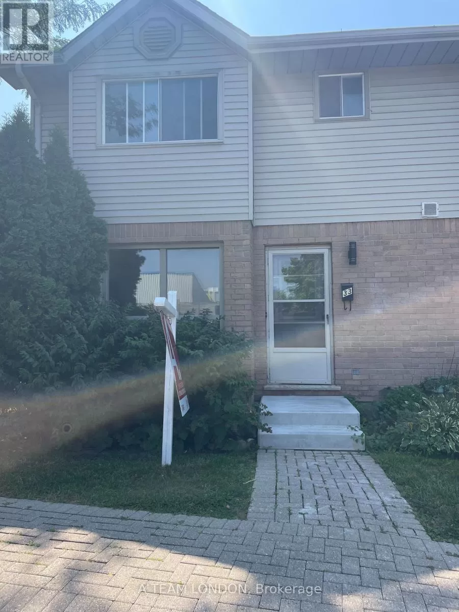 Row / Townhouse for rent: 33 - 35 Waterman Avenue, London South, Ontario N6C 5T7
