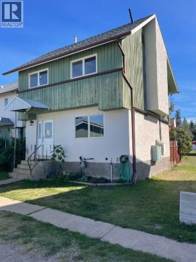 Row / Townhouse for rent: 33 5320 Mountainview Drive, Fort Nelson, British Columbia V0C 1R0