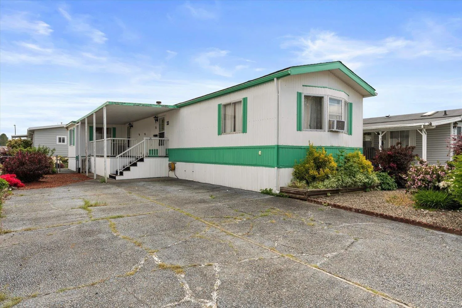 Manufactured Home for rent: 33 9055 Ashwell Road|chilliwack Proper West, Chilliwack, British Columbia V2P 6H4