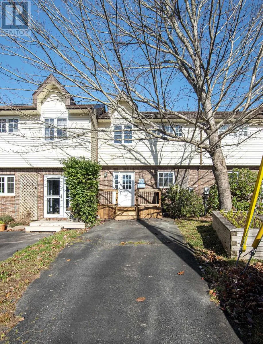 Row / Townhouse for rent: 33 Braeside Court, Dartmouth, Nova Scotia B2X 3M9