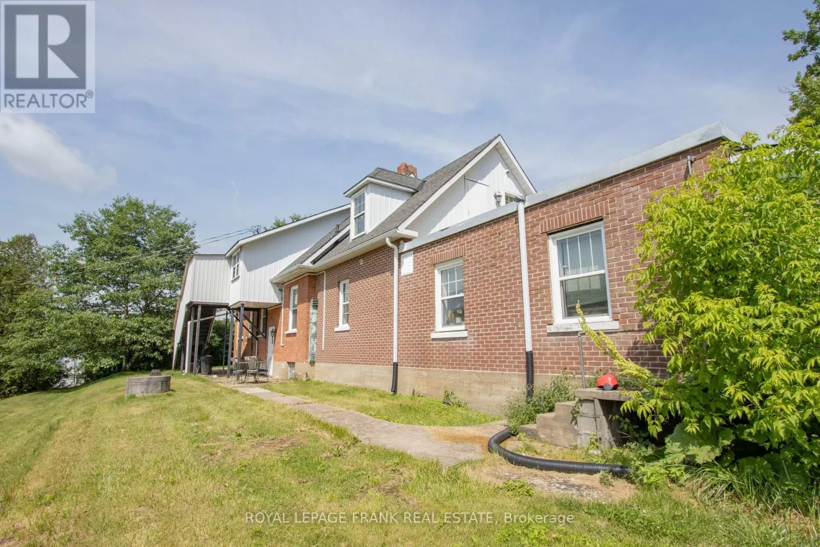 Multi-Family for rent: 33 Flint Avenue, Bancroft, Ontario K0L 1C0