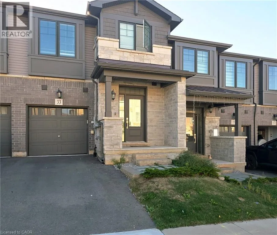 Row / Townhouse for rent: 33 Hollywood Court Court, Cambridge, Ontario N1R 0C7