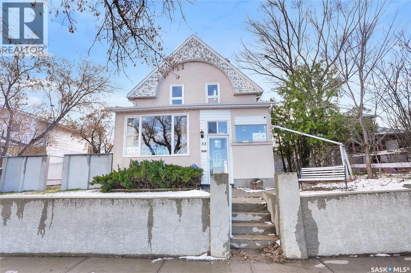 House for rent: 33 Home Street W, Moose Jaw, Saskatchewan S6H 4X2