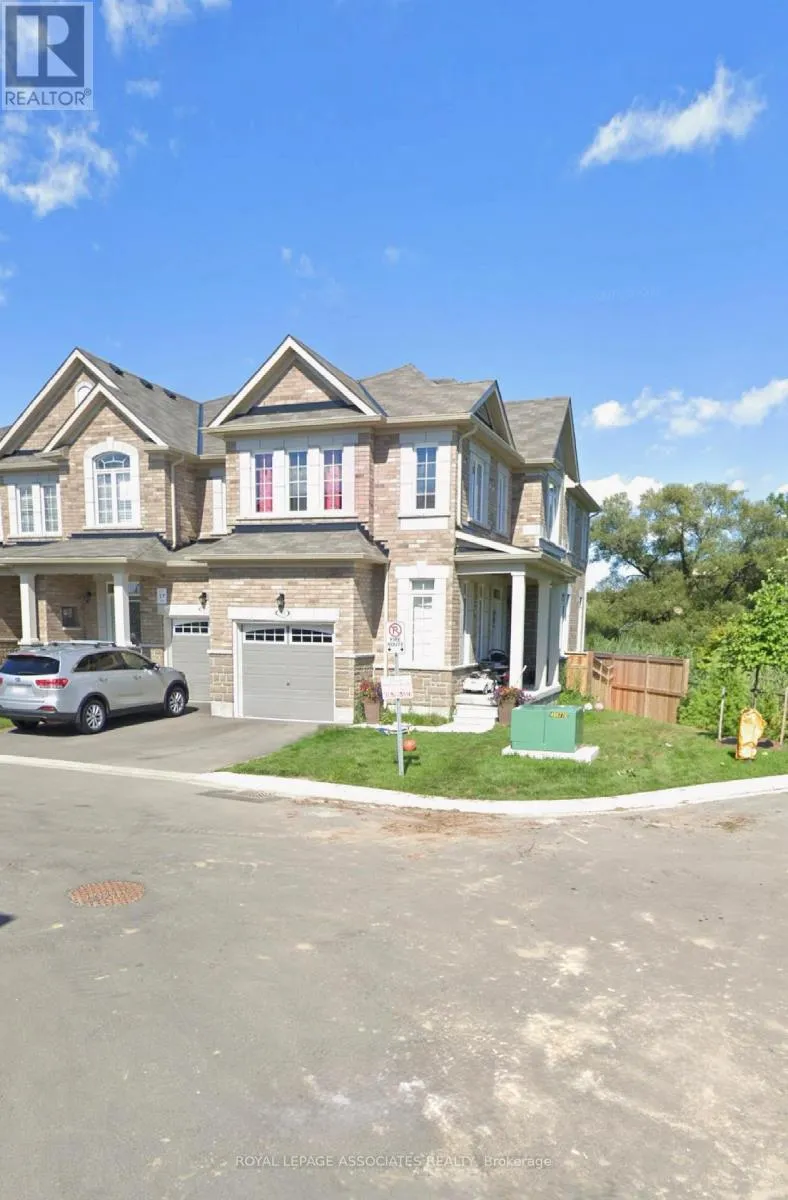 Row / Townhouse for rent: 33 Keenlyside Lane, Ajax, Ontario L1T 0N4