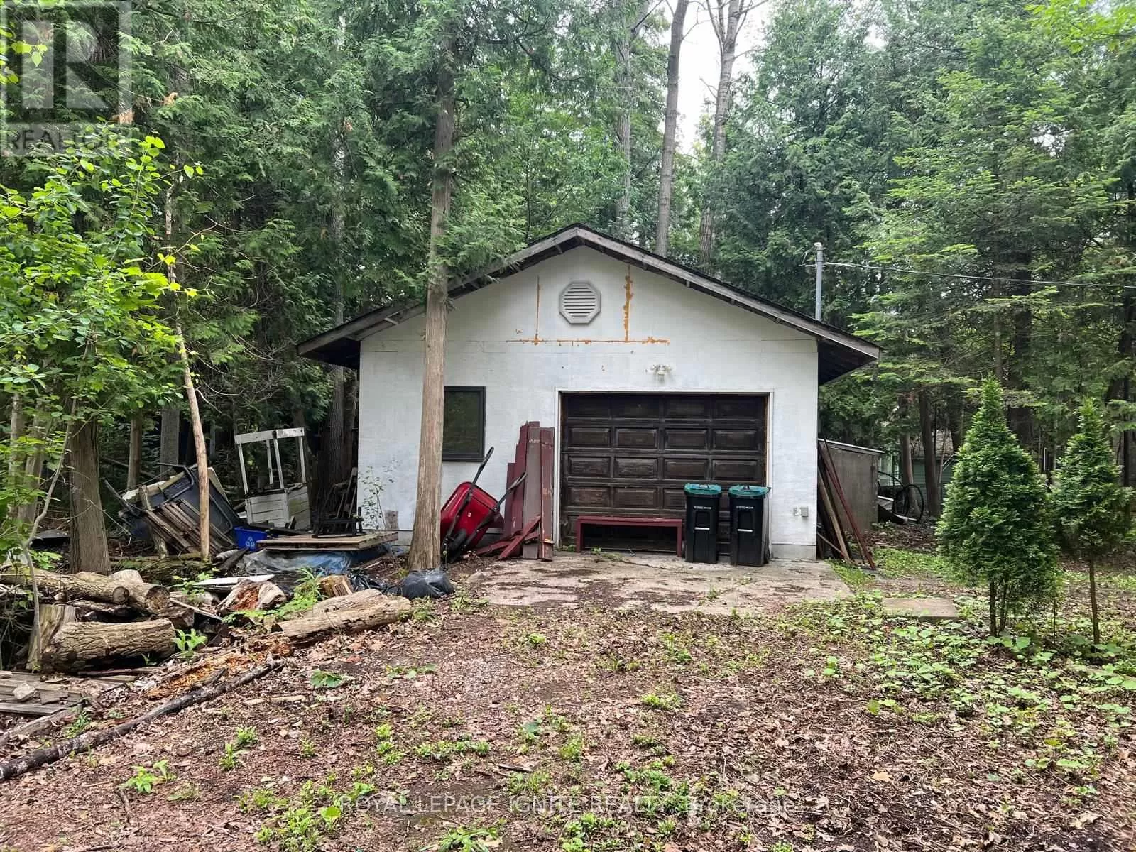 House for rent: 33 Moore Avenue, Tiny, Ontario L0L 1P1