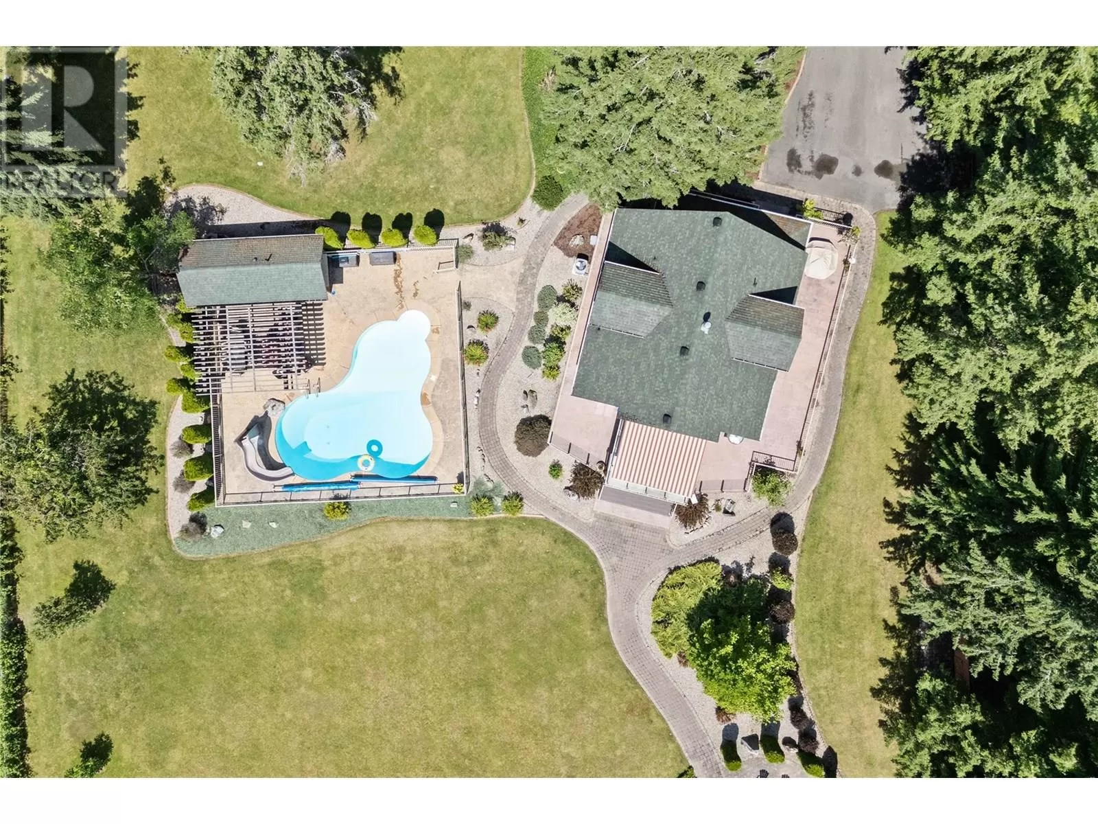 House for rent: 33 Old Town Road, Sicamous, British Columbia V0E 2V4