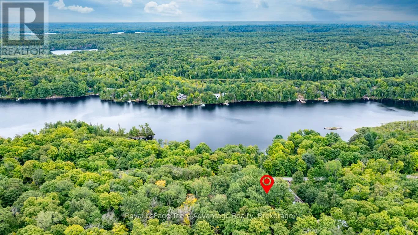 33 Pinewood Road, McDougall, Ontario P2A 2W7