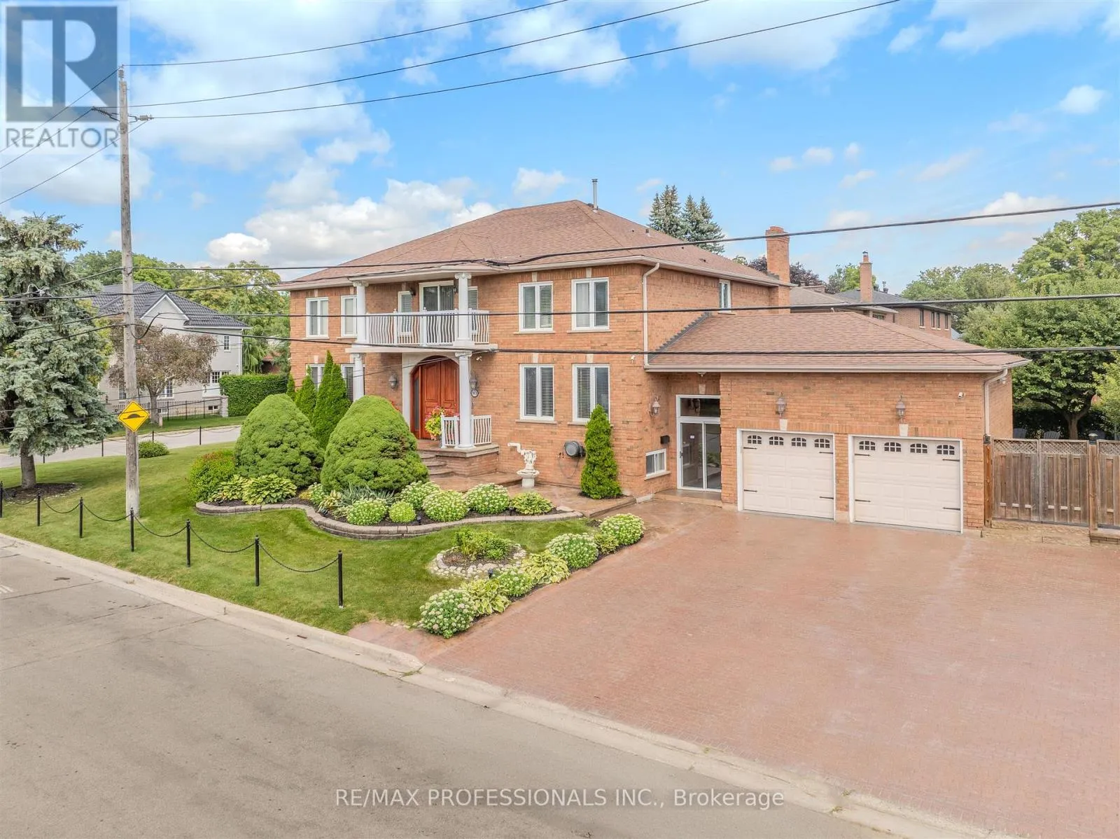 House for rent: 33 Redberry Parkway, Toronto, Ontario M6L 2J7